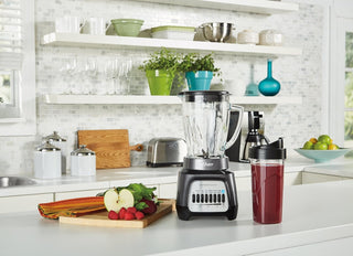 7-Speed Compact Glass Jar Blender